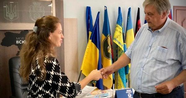 У Нетішині родина загиблого воїна отримала у подарунок квартиру.