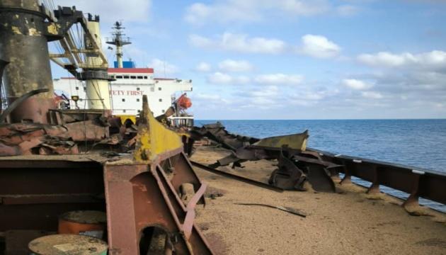 Російські війська здійснили ракетний обстріл корабля, що перевозив зерно до Єгипту.