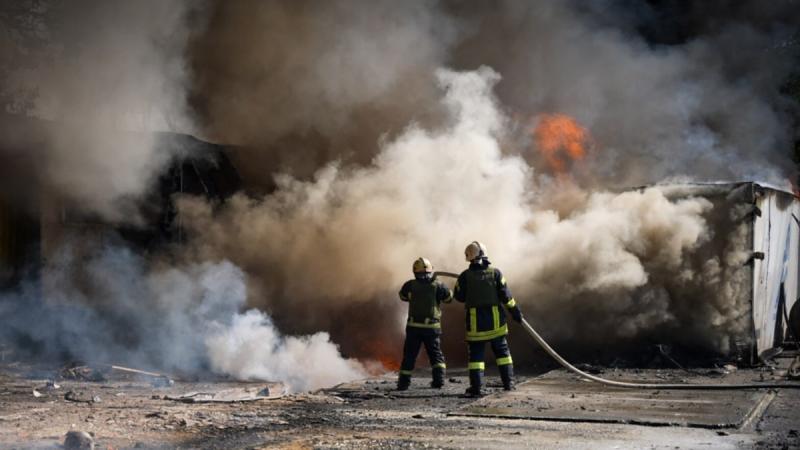 Внаслідок російського обстрілу в передмісті Одеси загинула подружня пара, повідомляє влада.