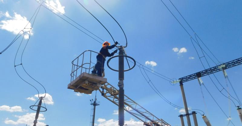 Окупаційні сили атакували енергетичну бригаду в Дніпропетровській області.